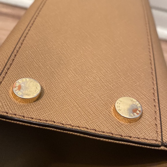 Michael Kors Hamilton Satchel - Picture 13 of 16